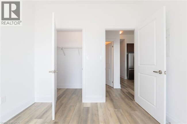 Photo du bâtiment - 470 Dundas St E