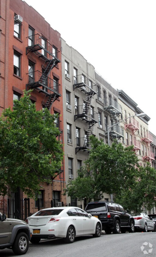 Primary Photo - 120 E 102nd St