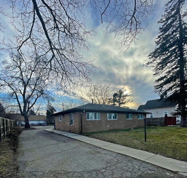 Foto del edificio - 728/730 Towner St