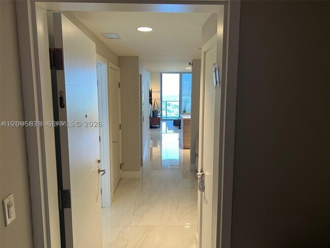 Building Photo - 16385 Biscayne Blvd