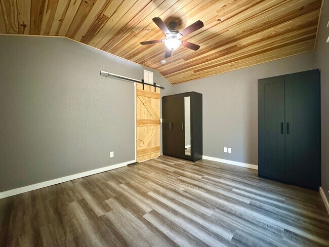 Foto del edificio - 1 Bedroom/1 Bathroom Tiny Home Cottage in Sulphur Rock