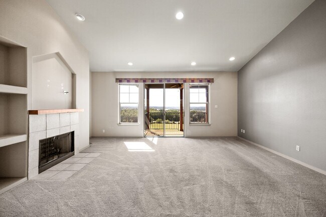 Building Photo - Stunning Hill Country Condo with Lake Views!