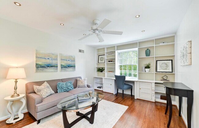 Foto del edificio - 8903 Clifford Ave