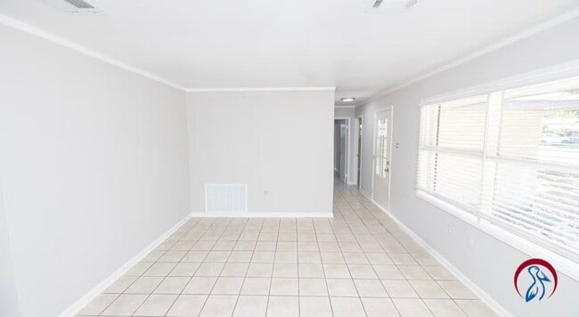 Building Photo - Charming 3-Bedroom Single-Family Home in M...