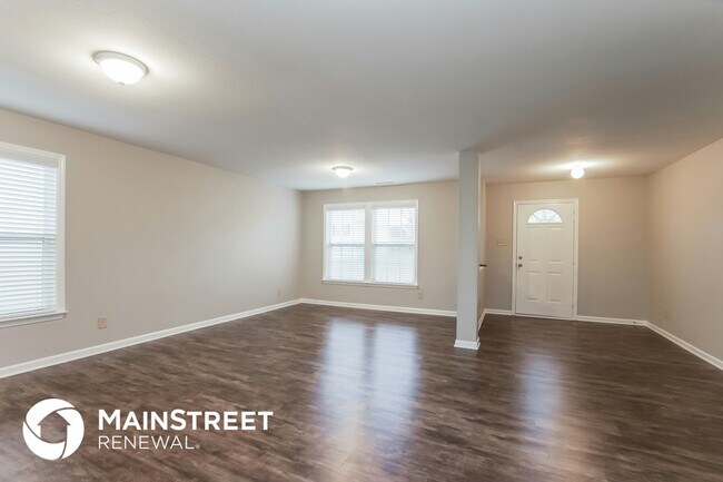 Foto del edificio - 309 Zander Woods Ct