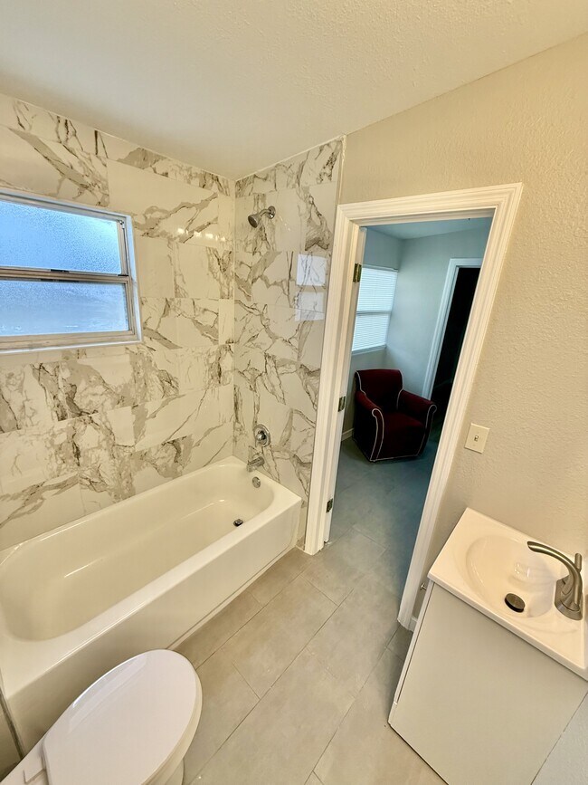 Foto del edificio - 3148 W Cordelia St