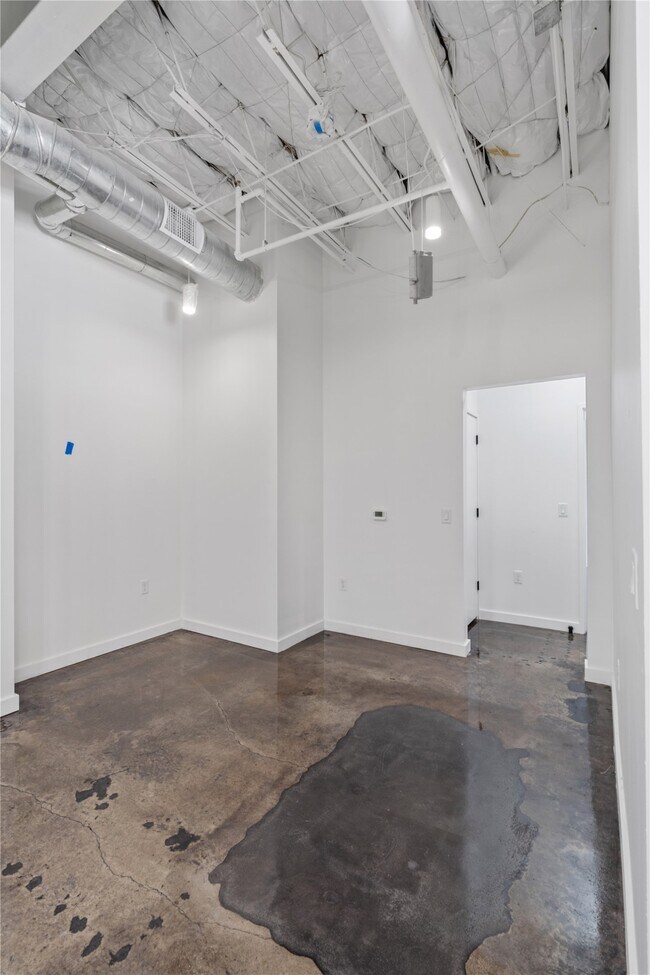 Building Photo - 3401 Louisiana St