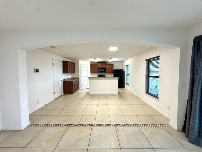 Foto del edificio - 5673 Elsinore Way