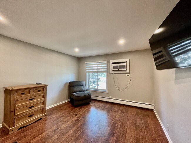 Foto del edificio - 444 N Wilke Rd