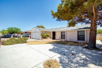 Building Photo - 1548 James Chisum Dr