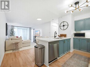 Building Photo - 156 Enfield Pl