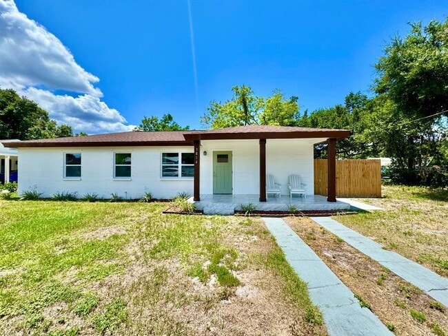 Building Photo - 3814 W Tyson Ave