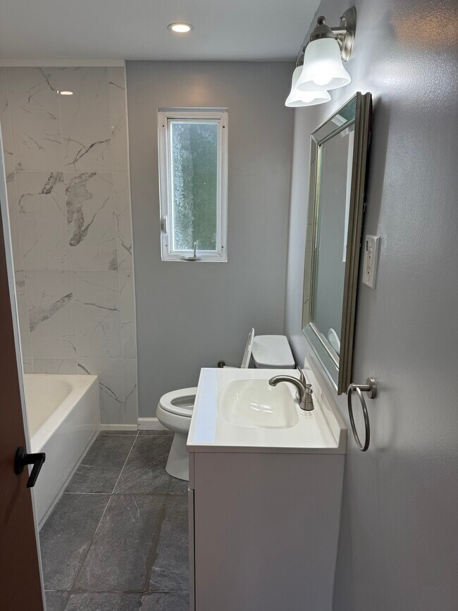 Baño principal - 114 Oliver Dr