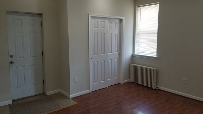 Foto del edificio - 2128 Orthodox St