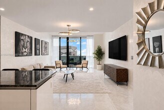 Building Photo - 1000 Brickell Plaza