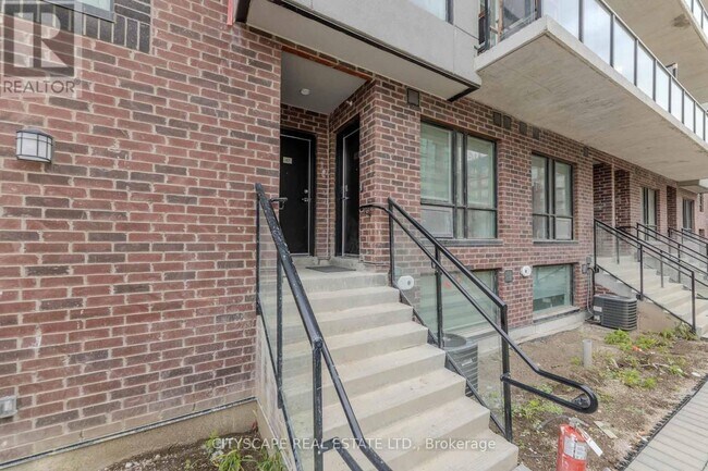 Photo du bâtiment - 871 Sheppard Ave W