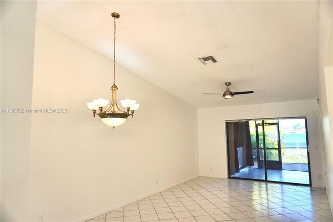 Foto del edificio - 5600 N Park Rd