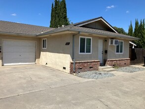 Building Photo - 2810 Carver Rd