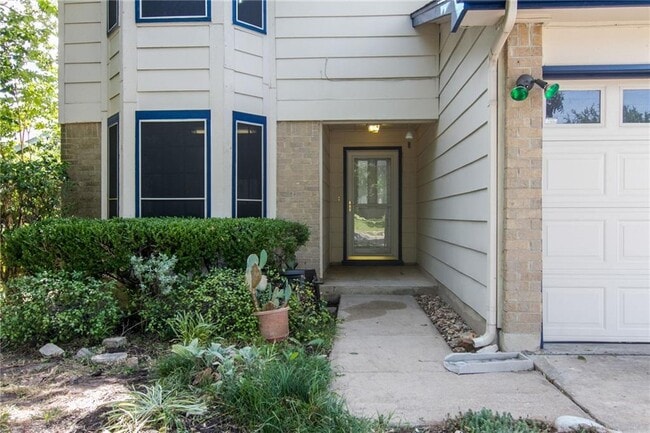 Building Photo - 6415 Jennings Dr