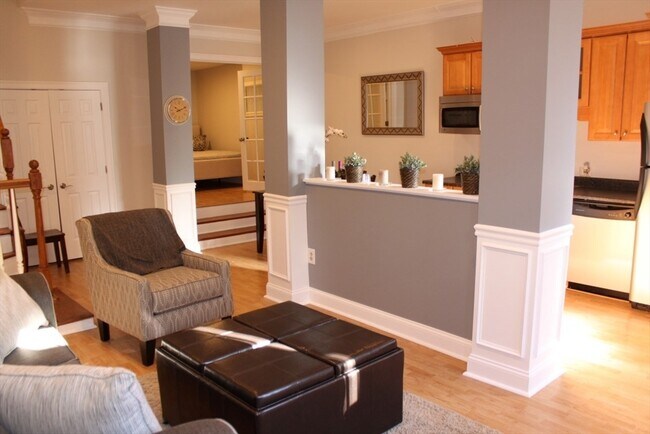 Building Photo - 234 W Newton St