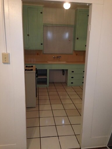 Interior Photo - 2538-2544 E Illinois Ave