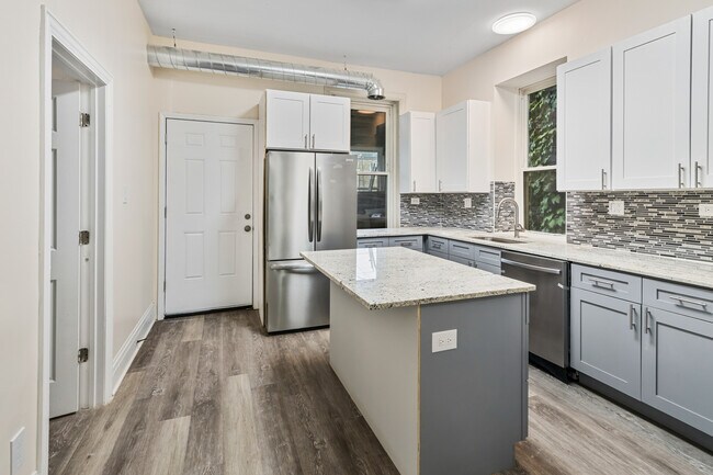 Foto del edificio - 1345 N Maplewood Ave