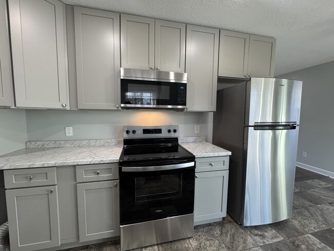 Foto del edificio - 142 Cardinal Rd