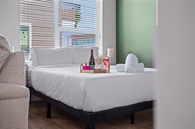 Building Photo - 2609 W Nassau St