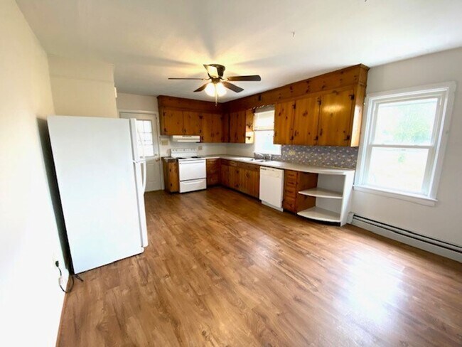 Foto del edificio - ONE LEVEL Single Family Home Close To Interstates!