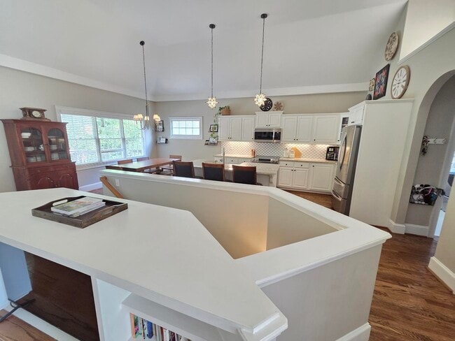 Building Photo - 2185 Briarlake Trace