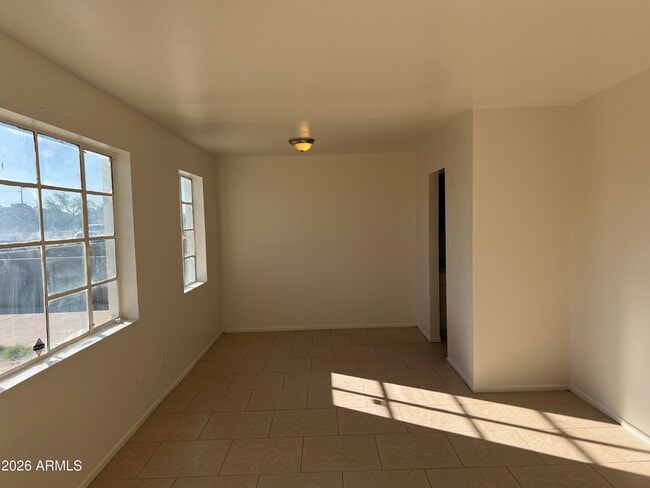 Foto del edificio - 1754 E Hidalgo Ave