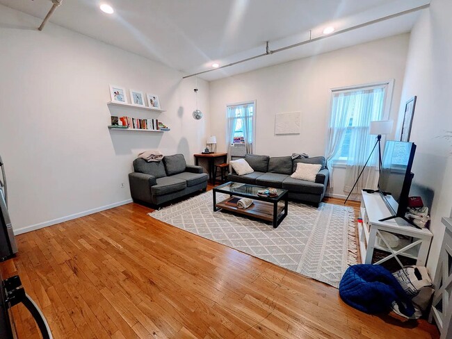 Building Photo - 62 4th St