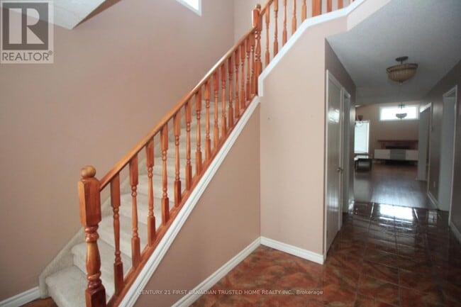 Building Photo - 1681 Benjamin Dr