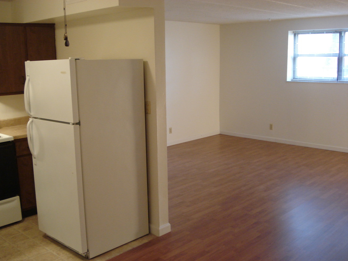 Primary Photo - 1450 Morgan St