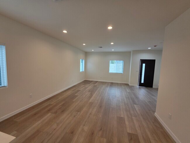 Building Photo - 6746 Ben Ave