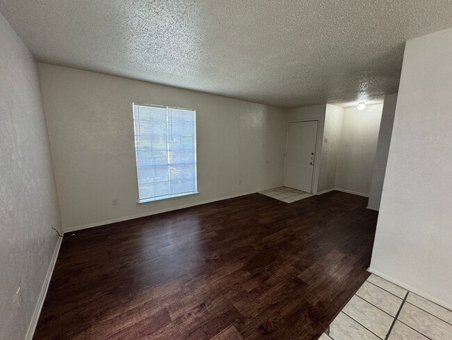 Building Photo - 4501 Westcliff Rd