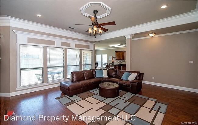 Foto del edificio - 4 br, 3 bath House - 108 Magnolia Chase Dr.