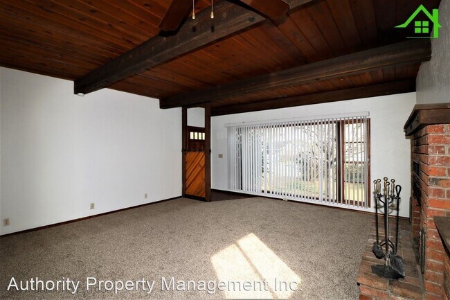Foto del edificio - 3 br, 2 bath House - 3194 Veda Street