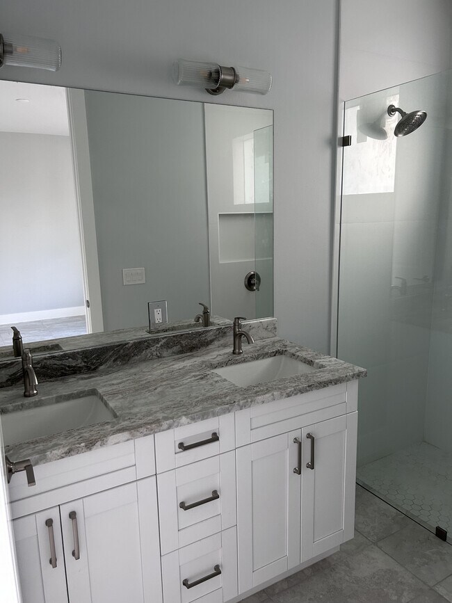 Foto del edificio - 5274 Coronado Pkwy