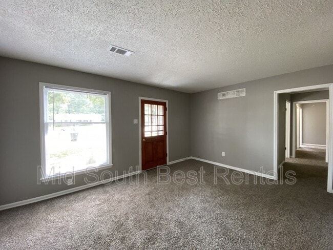 Building Photo - 3699 Tchulahoma Rd