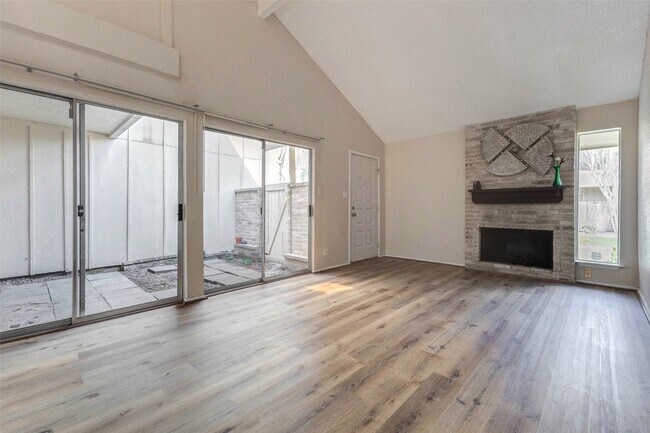 Building Photo - 2952 Meadowgrass Ln