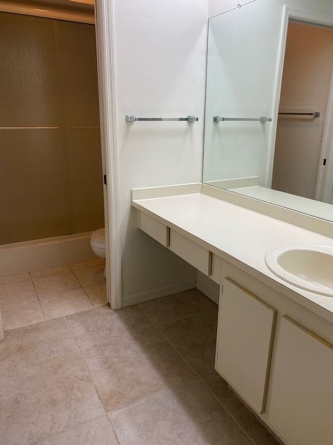 Building Photo - 2 Bedroom 2 Bathroom 2nd floor condo in Cross Creek Golf Community