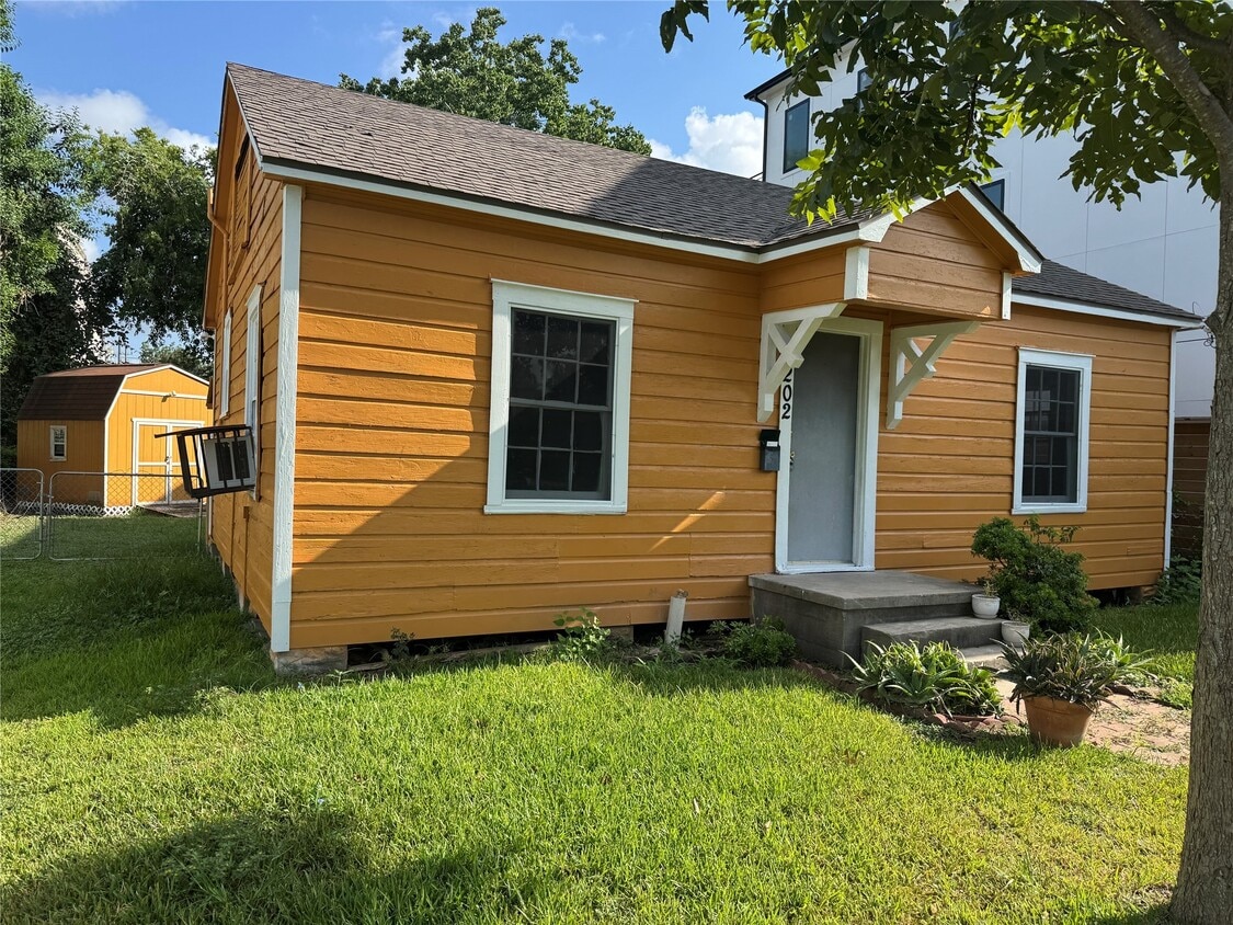 Foto principal - 202 Robert Lee Rd