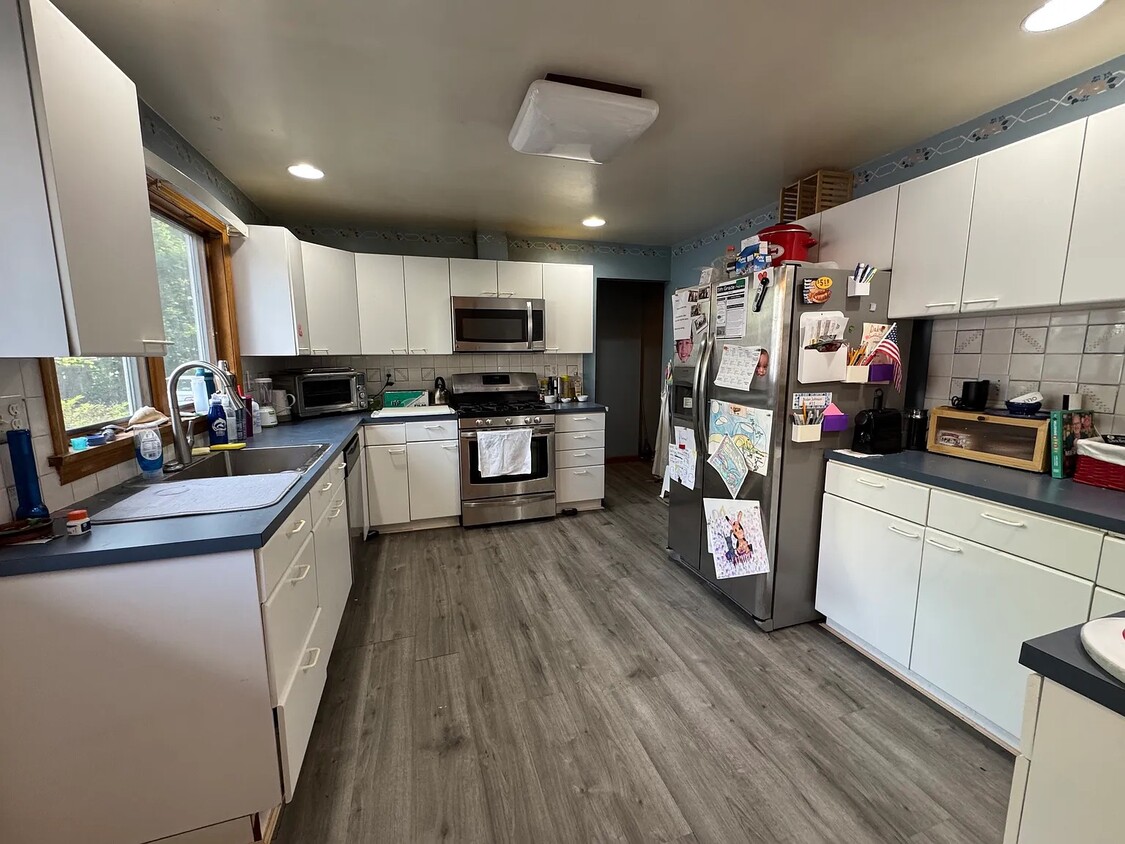 first floor unit - kitchen - 229 Chapel St