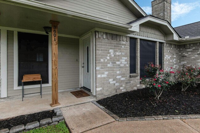 Foto del edificio - 3601 Clover Ln