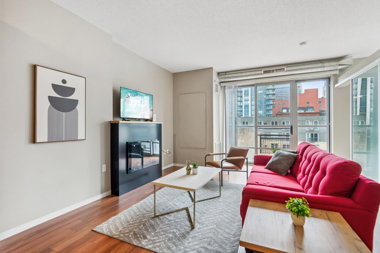 Foto principal - 616 Washington Ave S