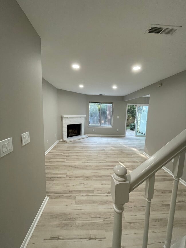 Building Photo - 22257 River Walk Rd