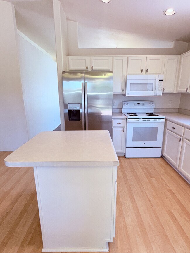 Foto del edificio - 8010 N Siskiyou Dr