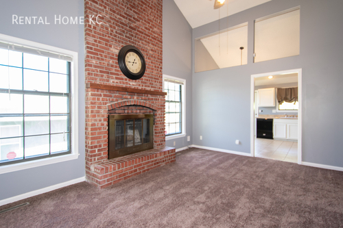 Building Photo - 3-bedroom / 2-bath Duplex w finished lower...
