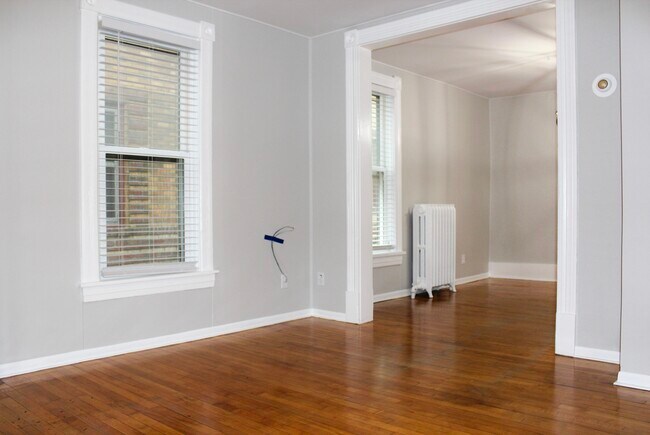 Livingroom - 2825 Pleasant Ave